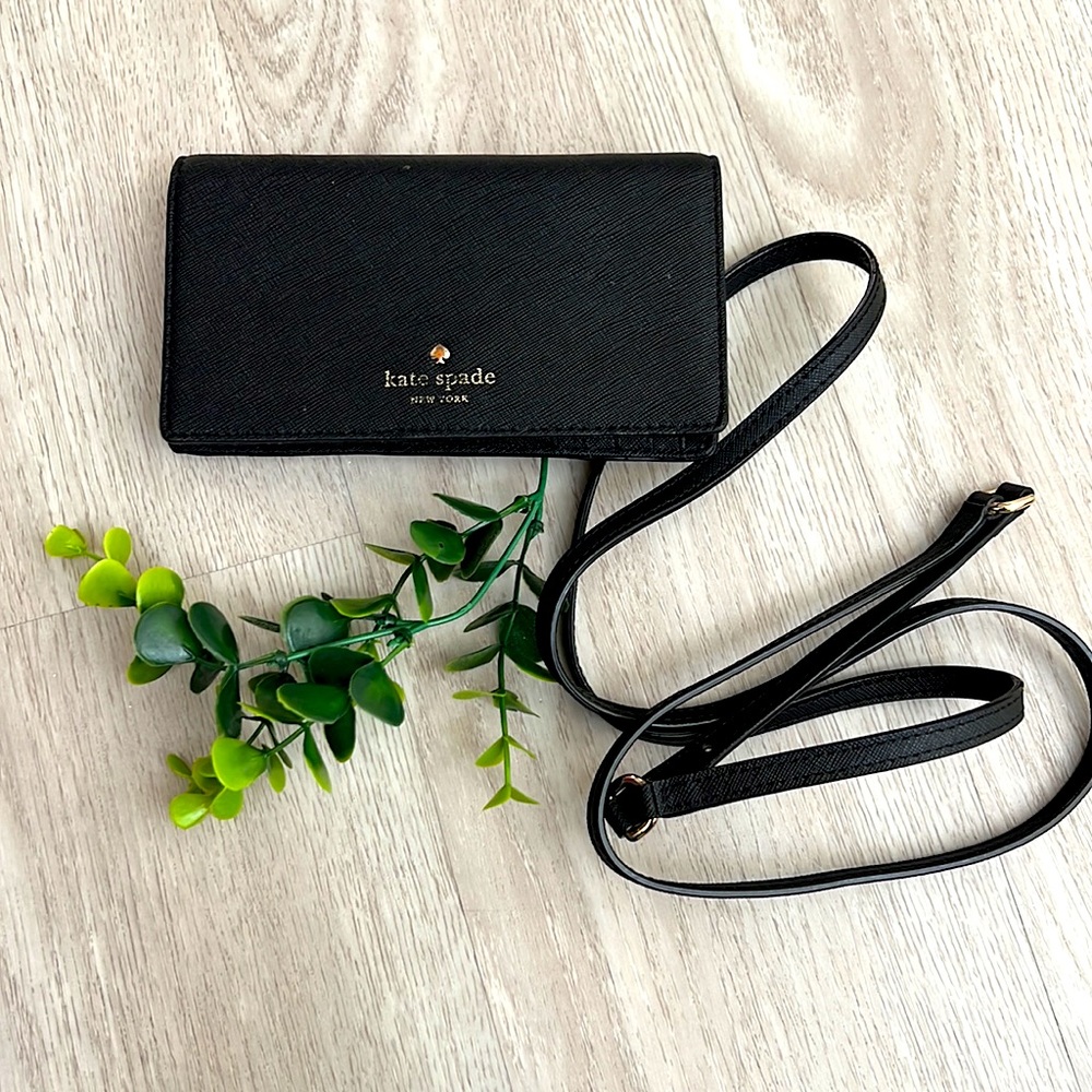 Small Kate Spade Crossbody Wallet with Detachable Straps
